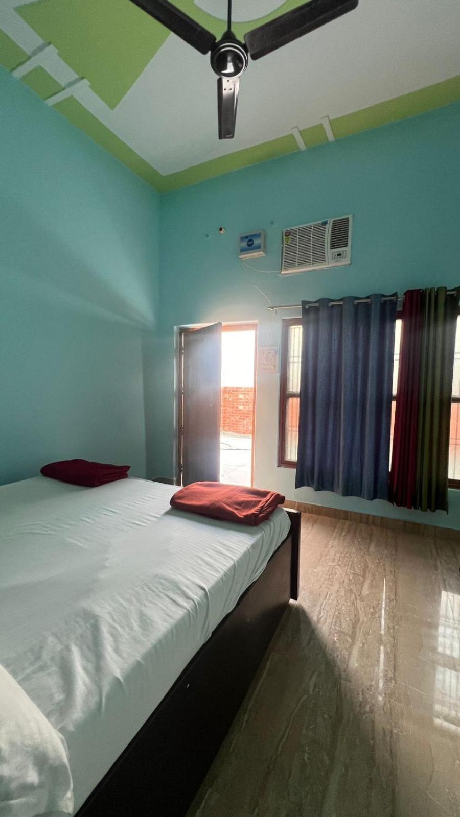 Hotel Vijay Palace Ayodhya Bagian luar foto