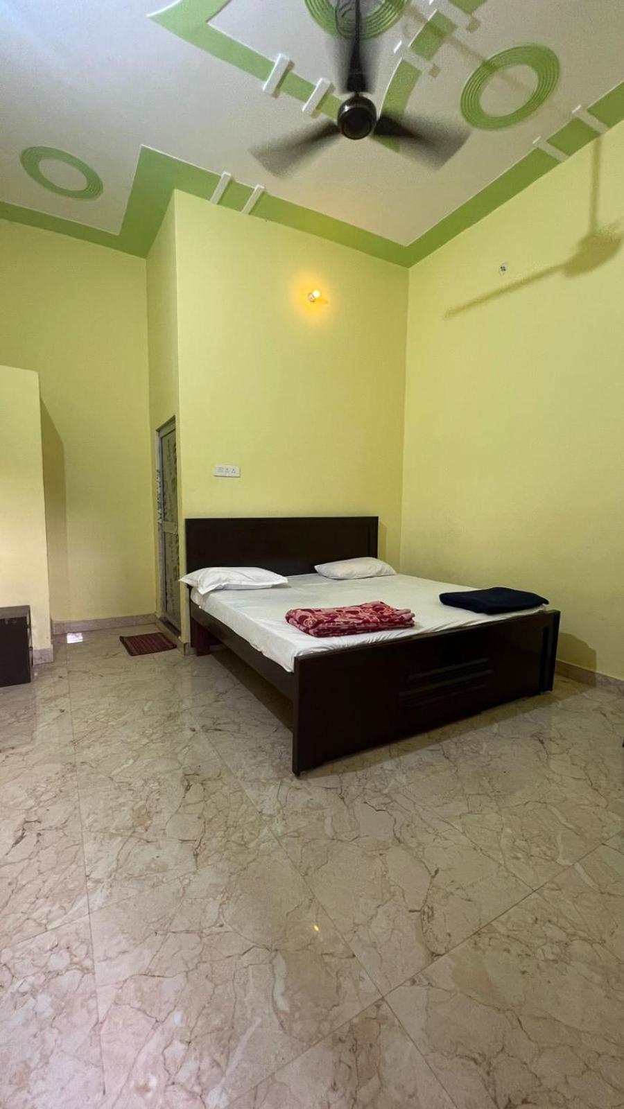 Hotel Vijay Palace Ayodhya Bagian luar foto